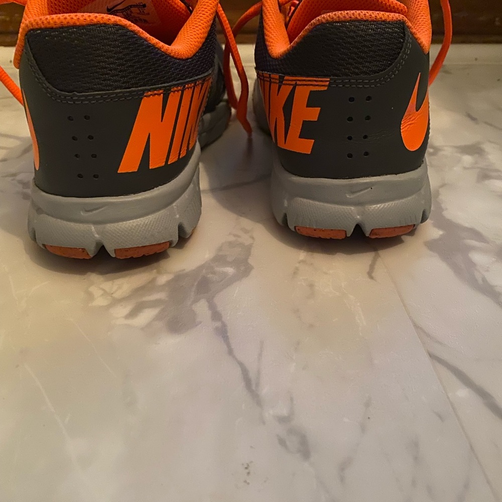 Nike Shoes - Picture 7 of 7